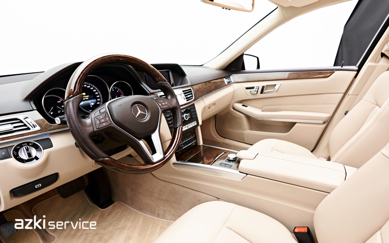 داخل کابین بنز E250؛ جایی که لوکس بودن با راحتی قاطی شده!